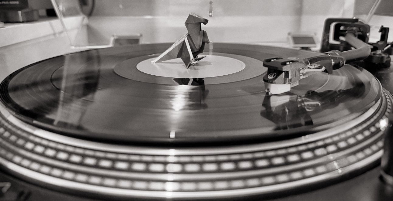 Groove, loop, skip, history.